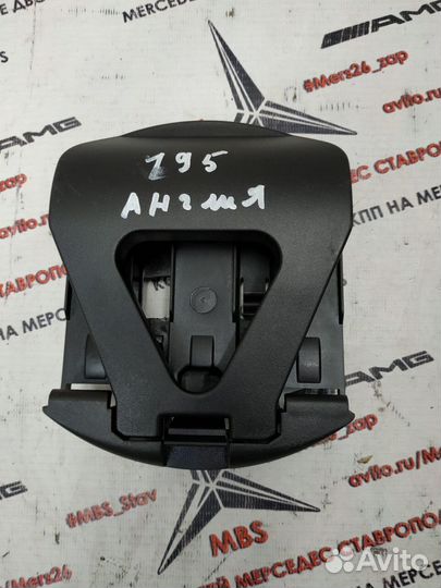 Крепление аварийного знака w212 Mercedes