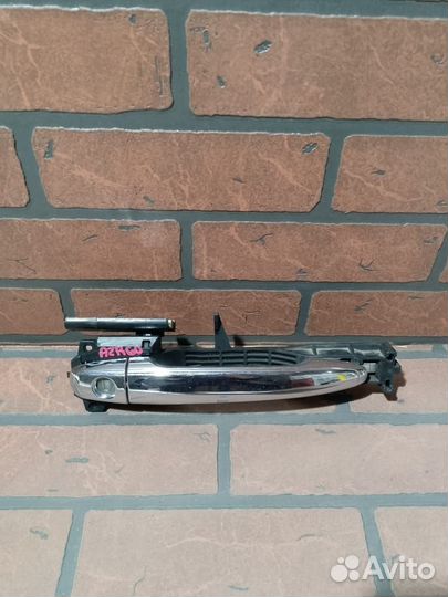 Ручка двери внешняя toyota voxy AZR60G 1AZ-FSE FR/RH