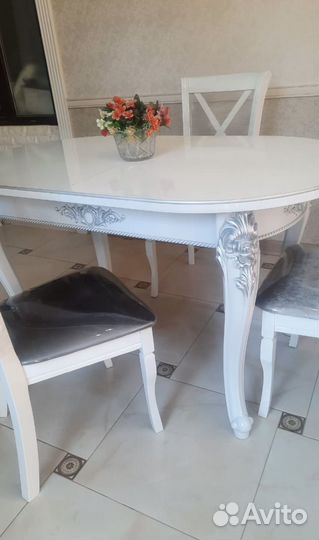 Стол кухоный