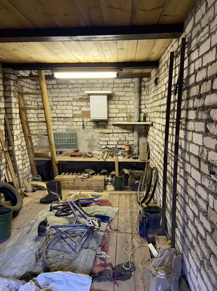 Гараж, > 30 м²