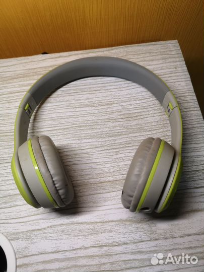 Беспроводные наушники накладные