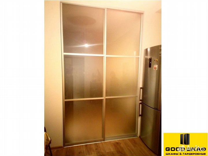 Раздвижная стеклянная перегородка