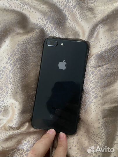 iPhone 8 Plus, 64 ГБ