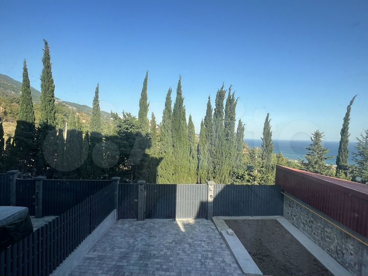 Таунхаус 296,3 м² на участке 1,4 сот.