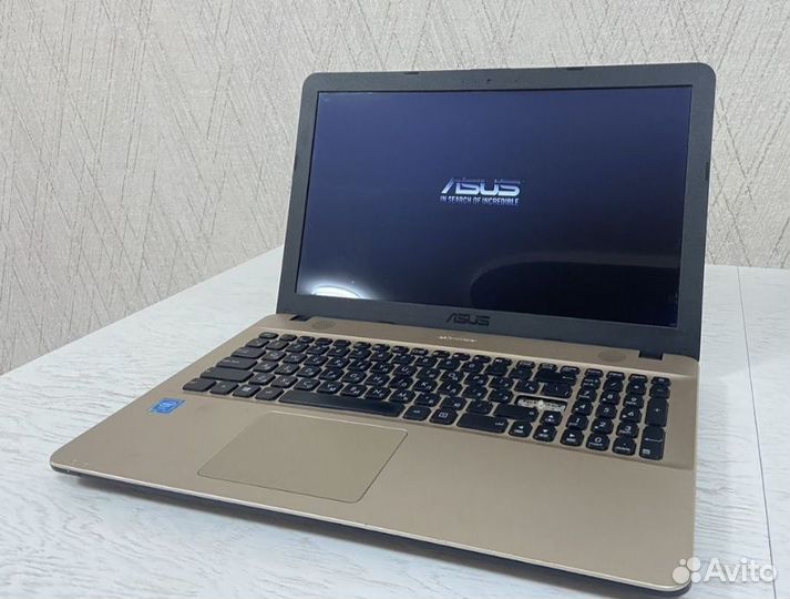 Ноутбук asus