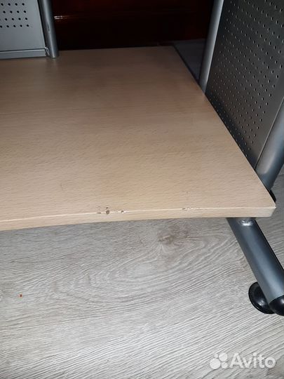 Компьютерный столик с колесами бу