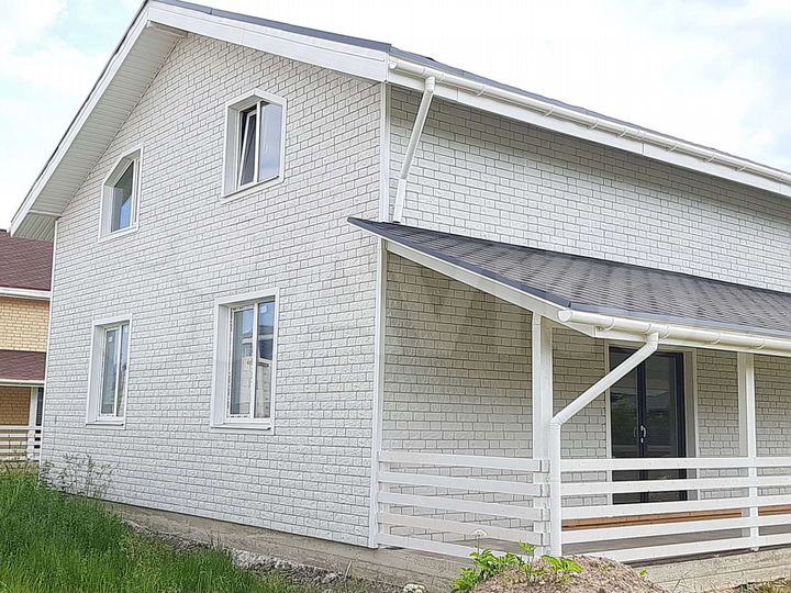 Коттедж 209 м² на участке 9 сот.