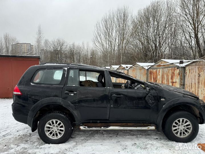 Mitsubishi Pajero Sport 2.5 МТ, 2014, битый, 83 200 км