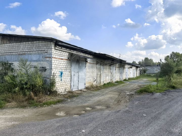 Гараж, > 30 м²