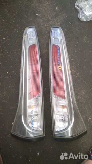 Стоп-сигнал задний правый на nissan serena C26