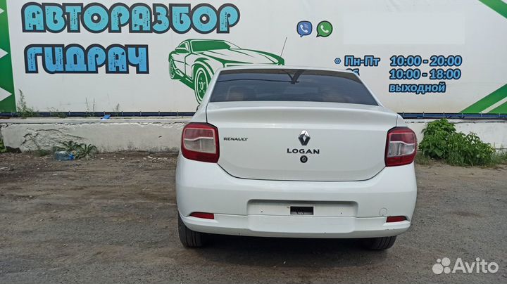 Накладка стекла переднего левого Renault Logan 2 803313063R