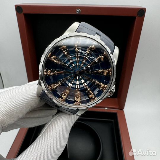 Часы roger dubuis