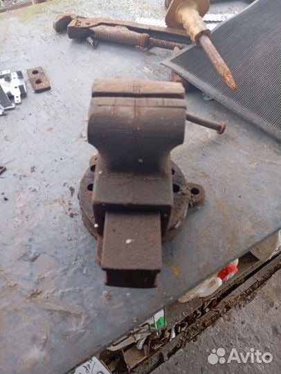 Тиски слесарные СССР