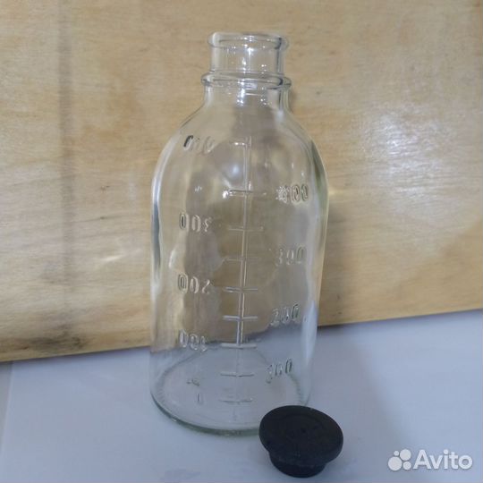 Бутылка стеклянная