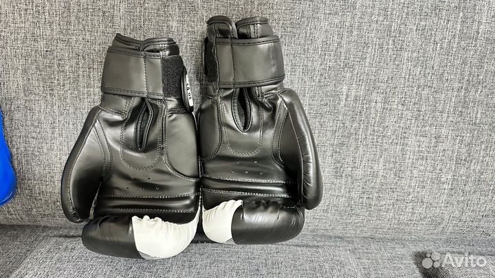 Боксерские перчатки 14 oz