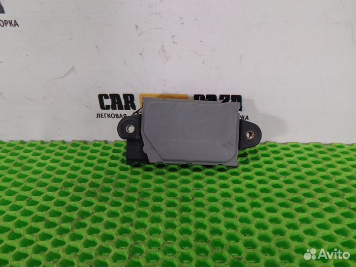 Активатор замка багажника Hyundai Trajet