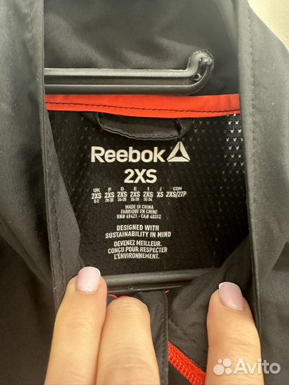 Куртка (мастерка) Reebok женская