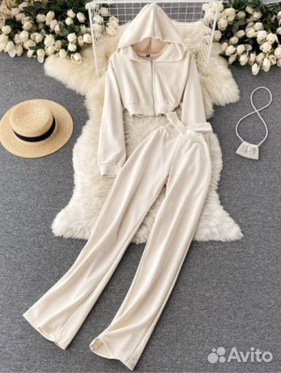 Спортивный костюм женский новый