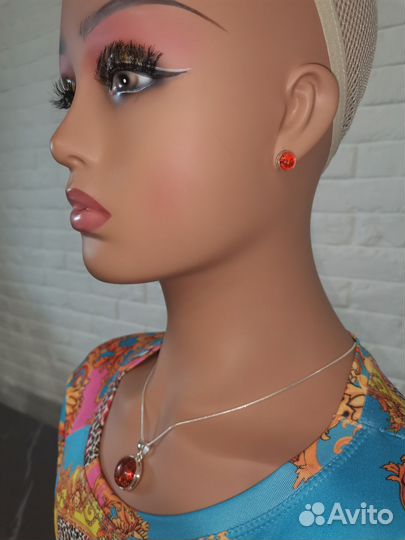 Кулон янтарь