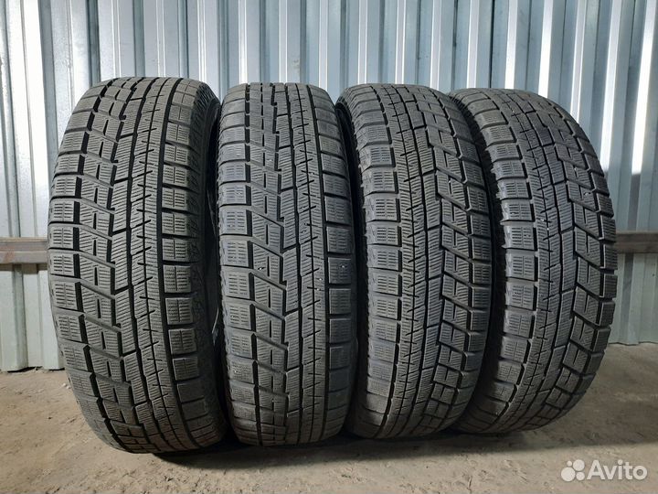 Yokohama Ice Guard IG60 215/60 R16