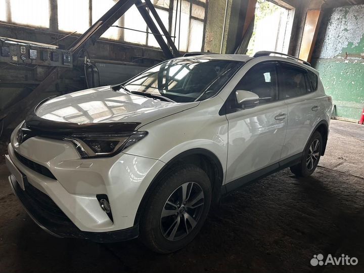 Toyota RAV4 2.2 AT, 2018, 63 475 км