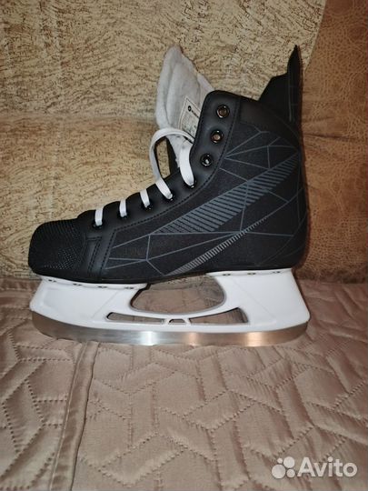 Коньки хоккейные 40 размер