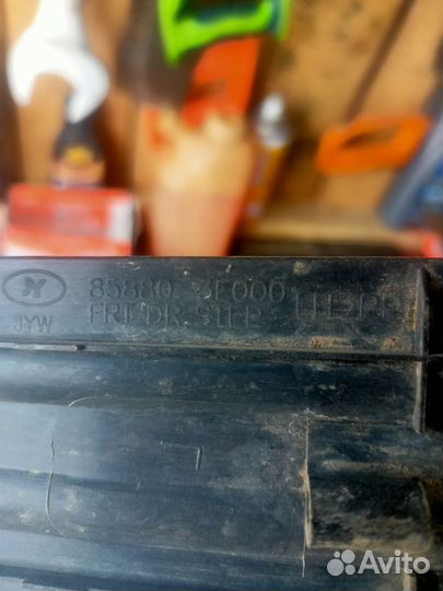 Молдинг порога передний левый Kia Sorento 1