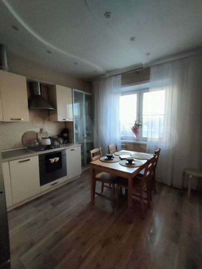 4-к. квартира, 73 м², 9/9 эт.