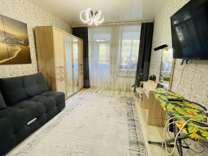2-к. квартира, 57 м², 2/4 эт.