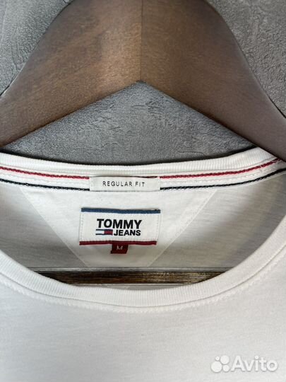 Футболка Tommy Hilfiger размер М оригинал