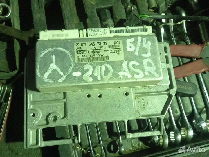 Блок управления ASR Mercedes E-klasse 0175457332