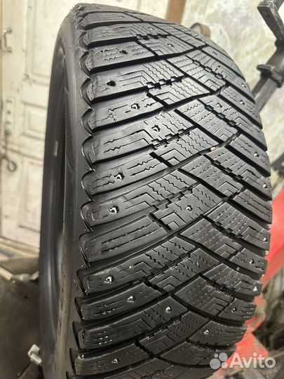 Goodyear Ultragrip Ice Arctic 225/55 R17