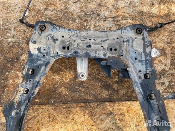 Подрамник Nissan X-trail T32