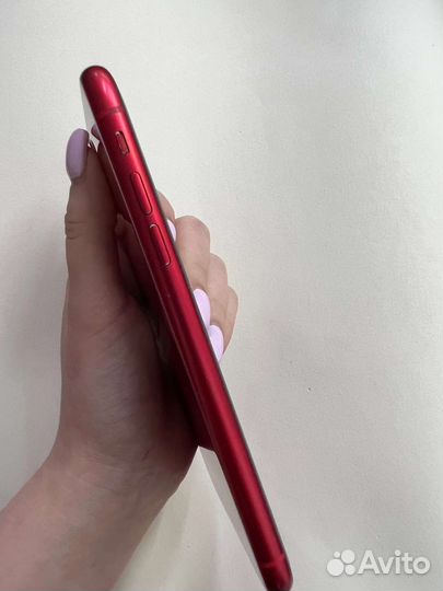 Телефон iPhone 11