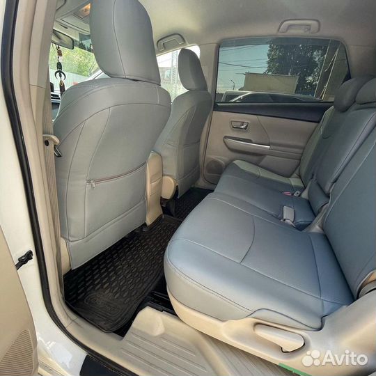 Чехлы Toyota Prius Alpha