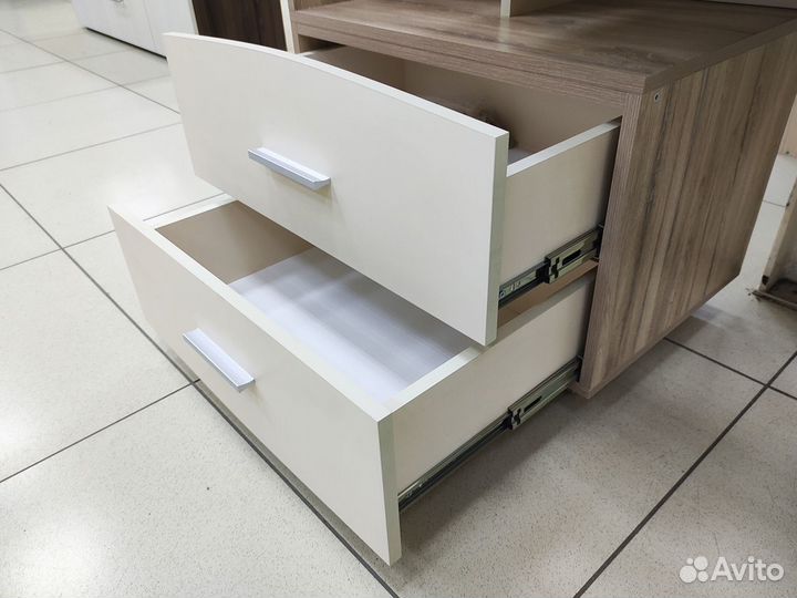Стол компьютерный