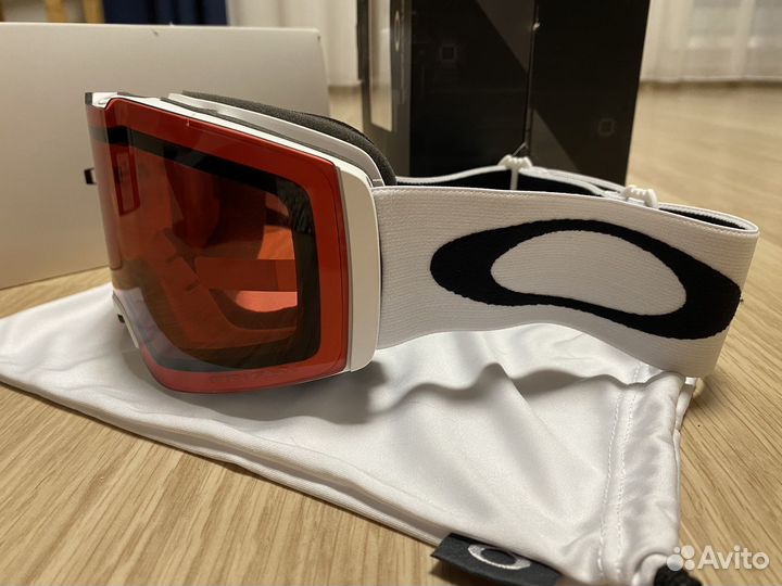 Новые горнолыжные очки Oakley fall line xm