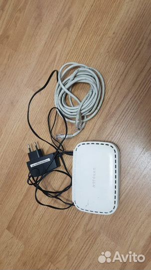 Роутер с кабелем, проводом