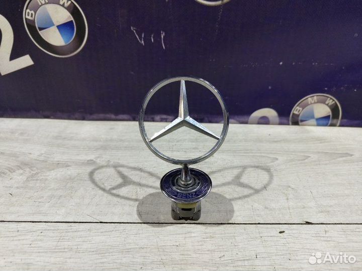 Эмблема Mercedes-Benz 211.065 E 320 211 112.949