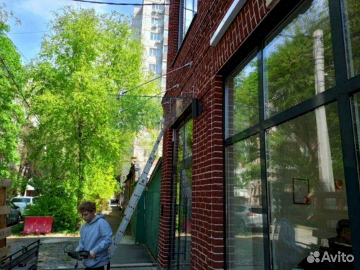 Козырек стеклянный