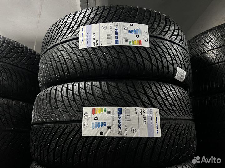 Michelin Pilot Alpin 5 255/35 R20 и 315/30 R21 98W