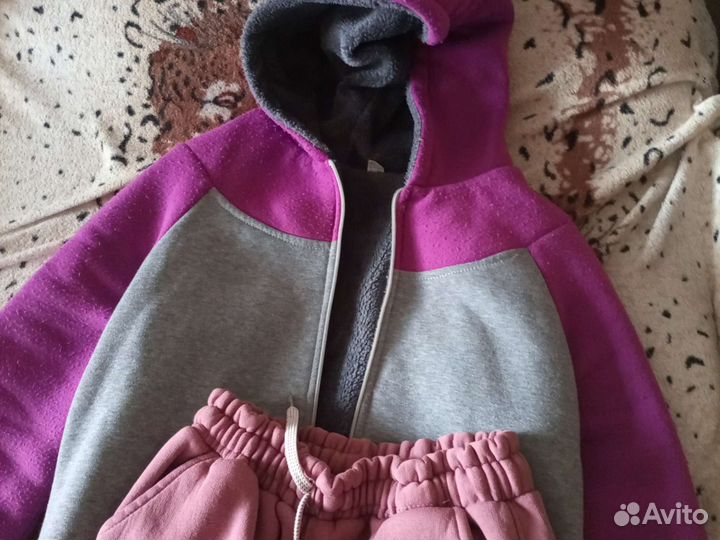 Спортивный костюм женский