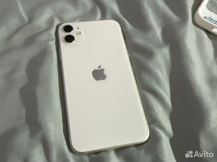 iPhone 11, 64 ГБ