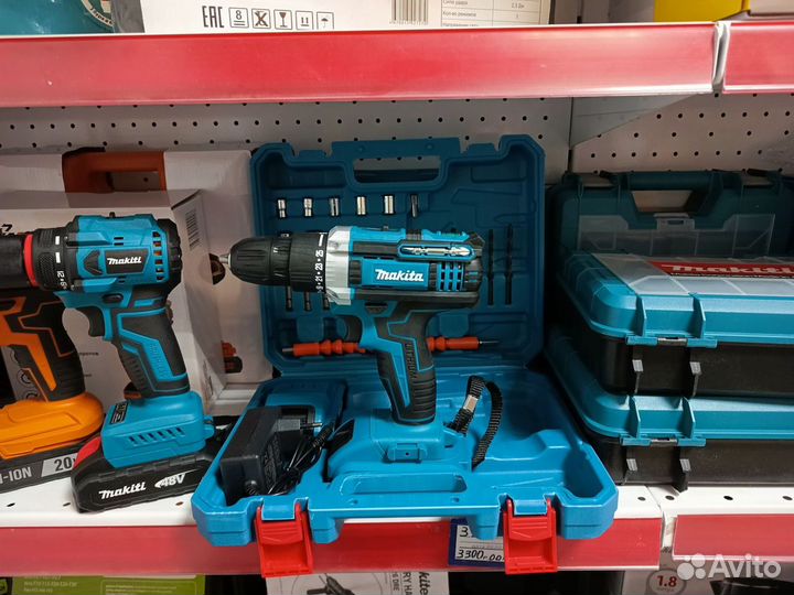 Шуруповерт makita новый