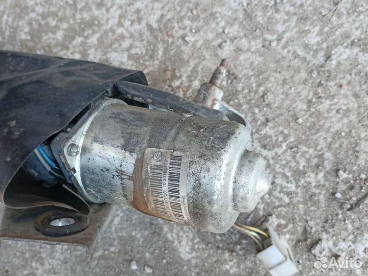 Трапеция дворников с моторчиком от ваз 2110