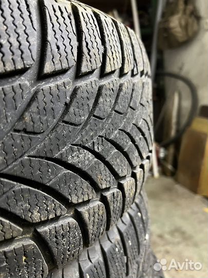 Goodyear UltraGrip Ice 2 235/55 R17 103T