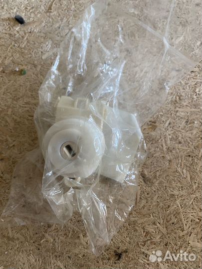 Замок зажигания и личинки лансер 9