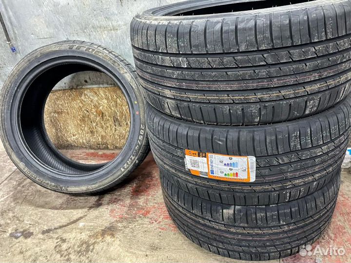 Tracmax X-Privilo RS01+ 275/40 R20