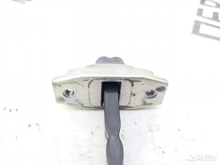 Ограничитель двери передний левый Toyota Camry 50