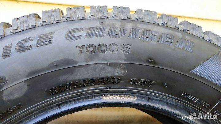 Bridgestone Ice Cruiser 7000S 215/65 R16 98
